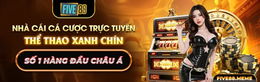 Cầu thủ sút bóng với giao diện kèo bóng đá Luck88